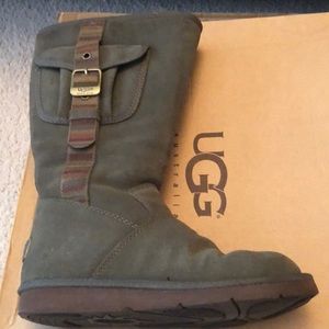 Women size 6 UGG boots